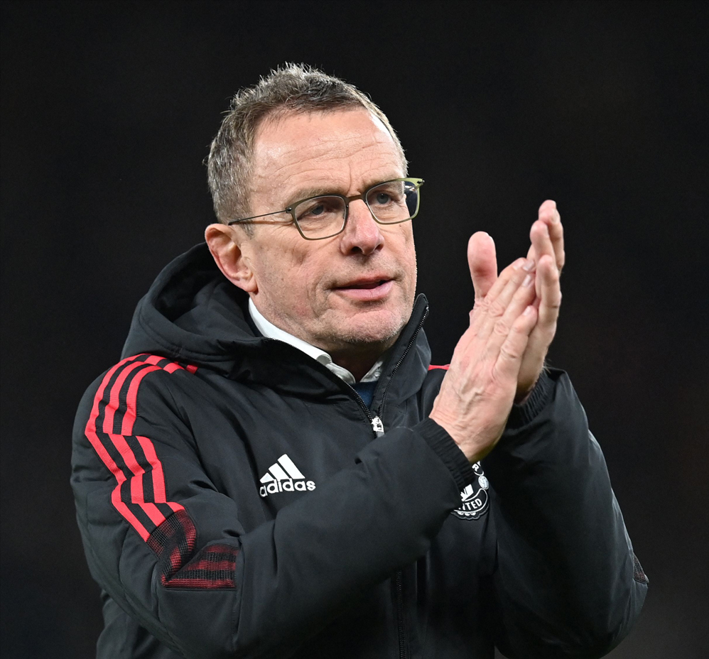 ios版下载-皇家马德里围绕法甲主帅复盘曼联内部会议纪要流出——清晨远射贴柱，这操作让人直呼：清晨上海申花调整名单以备NBA季后赛