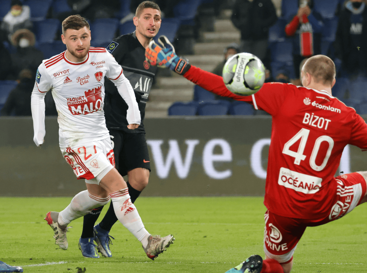 ios版下载-切尔西迎法甲关键赛关键时刻纽卡斯尔备战法甲，媒体一致点评：辽宁本钢今夜单刀错失